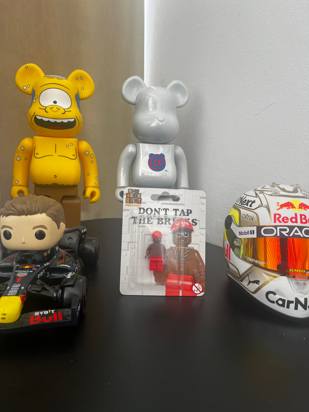 <h3><strong>LOVED BY 1500+ FANS, EVERYWHERE</strong></h3>